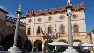 ポポロ広場にあります。