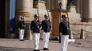 衛兵交代式が大人気