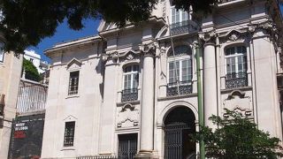 リスボンのアルファマ地区の小さな教会