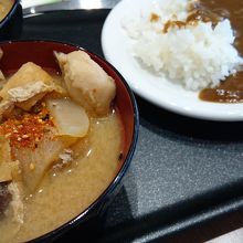 カレーと豚汁