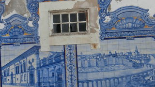 淡いブルーのアズレージョを見に行きました