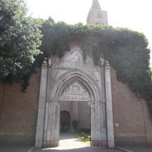 入り口の門です。