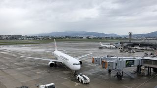 飛行機の離発着などが楽しめる伊丹空港展望デッキ