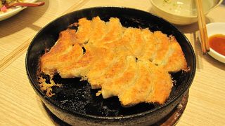 居酒屋さんで食べる餃子