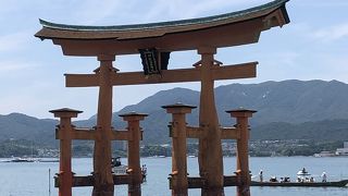 満潮のときは船、干潮のときは歩きで