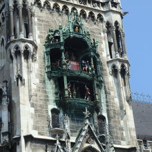 中央部の塔にあるグロッケンシュピール