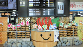 ターンテーブルで回るお寿司が楽しめる