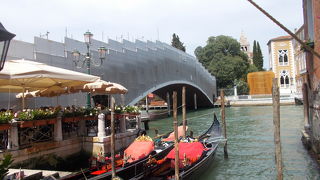 大運河にかかる橋の一つです。