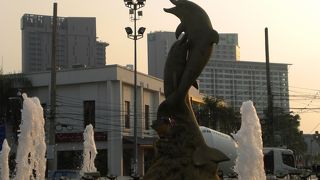 ドルフィンサークルの一角に、ターミナル２１パタヤ(？)の建物が建てられています。