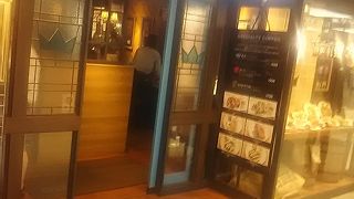コーヒーが人気ということでこちらのお店を利用
