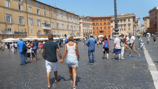 庶民と観光客の憩いの場所