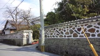 色違いの五色塀が珍しい