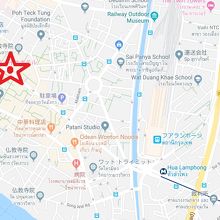 ワットマンコン駅は、ラーマ４世通りで、ファランポーン駅の西側