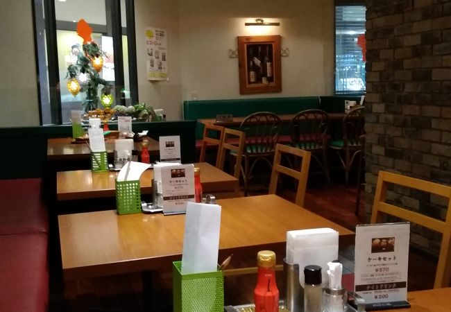 以外に広い店内