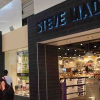 スティーブ マデン (ドルフィン モール店)