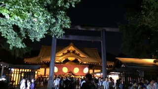 九段下から靖国神社を参拝すると三番目の鳥居