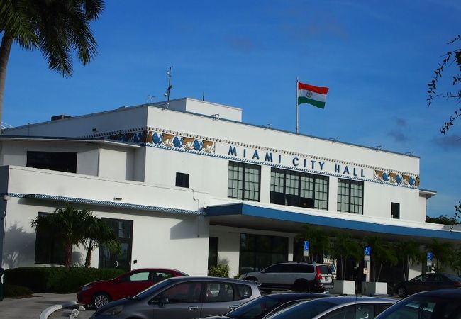 ディナーキーのベストポジションにある市役所