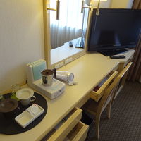 ライティングデスクは広いです