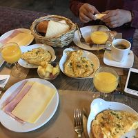 カフェでの朝食