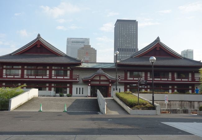 基本は関係者の食堂です