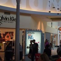 カルバン クライン (ドルフィン モール店)