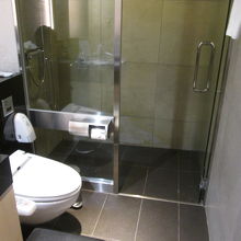 羽田空港国際線 ANAラウンジ (110番ゲート付近)