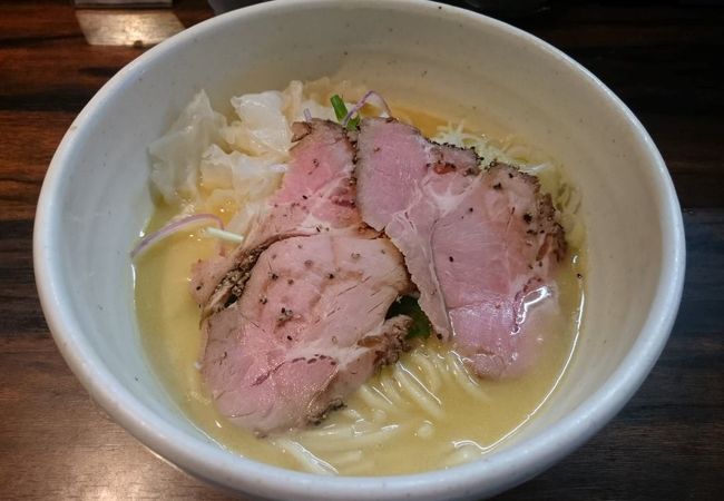 行列必至…並ぶのがキライな私も並んで食べてます