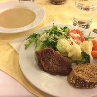 夕食のビュッフェの一皿です