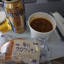 コンビニよりは高いがそれほど気にならない価格