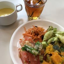 デリはブッフェ形式でした(^^)