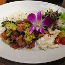 まぐろとアボカドのポキプレート