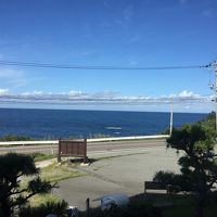 部屋から日本海が望めます。