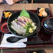 鰹たたき＆シラス丼、こっちの方が個人的にはおすすめ