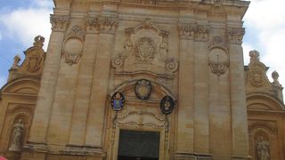 内部の装飾が見事でした