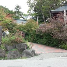 「長時間はご遠慮ください｣の看板がありますが無料です。