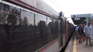 ジェロニモス修道院の最寄り駅