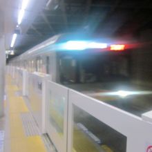 ホームドア完備の駅が殆どです