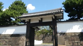 警視庁目の前です