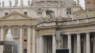 日曜にはローマ法王の礼拝（ミサ）があります