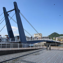 「旧門司税関」方面へと渡る前にパチリ