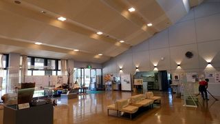 山梨県曽根丘陵公園　風土記の丘研修センター