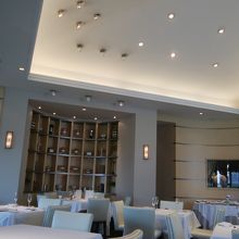 平日ですこんなにていていても、ドアすぐそばの席でがっかり