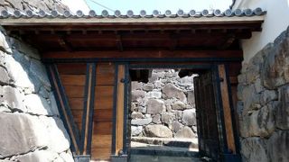 舞鶴城公園 復元された 甲府城の稲荷曲輪門（いなりくるわもん）