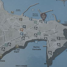 プローチダ島主要部の地図
