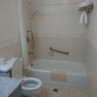 客室内のバスルーム