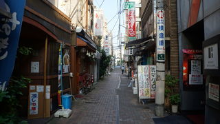 むしろ飲食街といった方がいいでしょう