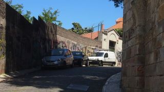 リスボン旧市街のあちこちに残る城壁の跡