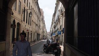 ロシオ広場の入り口にあるアーチ