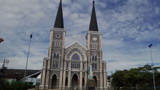 外観、内部とも圧巻！