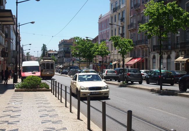 観光とは違うリスボンの一面が見える通り